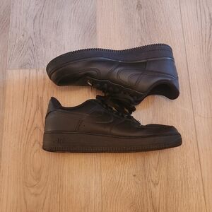 Nike Air Force 1 Triple Black – Good condition – Ships fast